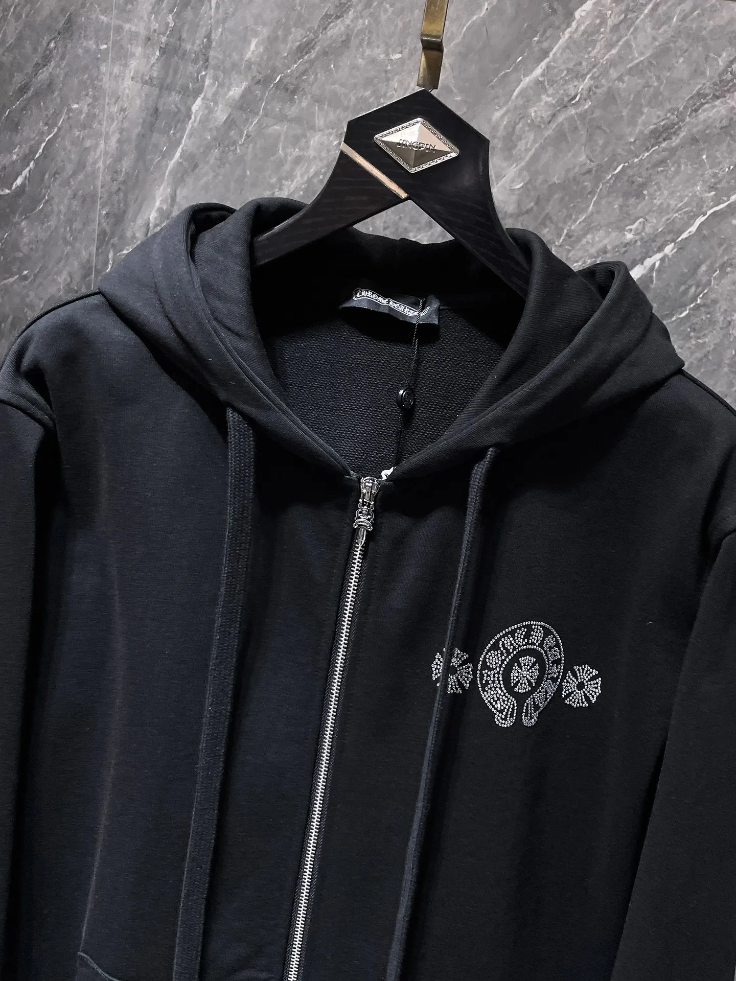 P270 Chrome Hearts Autumn and Winter 2025 Counter Synchronization Heavy-duty hot-drilled horseshoe Sanskrit letter cross Improved customized version 1:1 high-gram weight high-quality fabric Recommended color: white black Size: S, M, L, XL